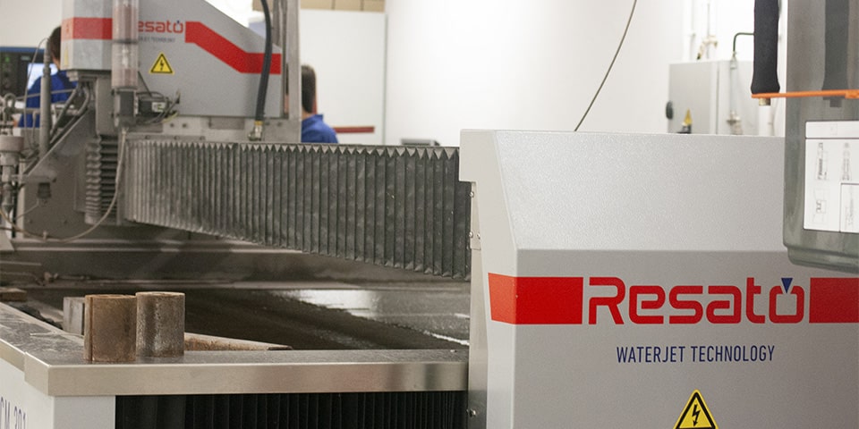 Waterstraalsnijmachine geeft studenten brede materiaalkeuze 1