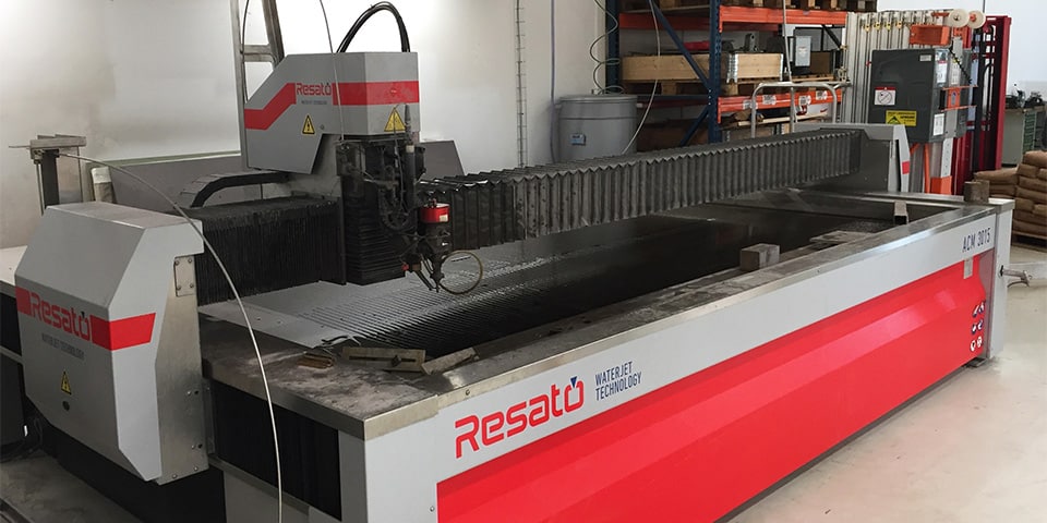 Waterstraalsnijmachine geeft studenten brede materiaalkeuze 2