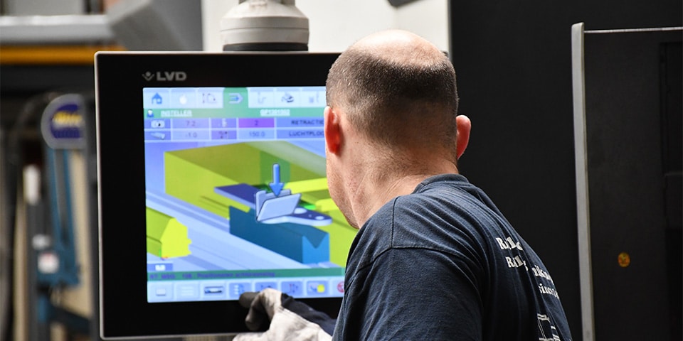 Nieuwe lasersnijmachine en plooibank zetten nieuwe standaard in productiviteit 2