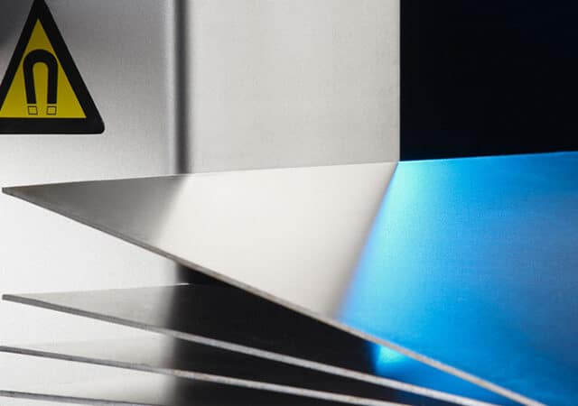 STAALPLATEN VEILIG SCHEIDEN MET FAIL SAFE MAGNEET 4