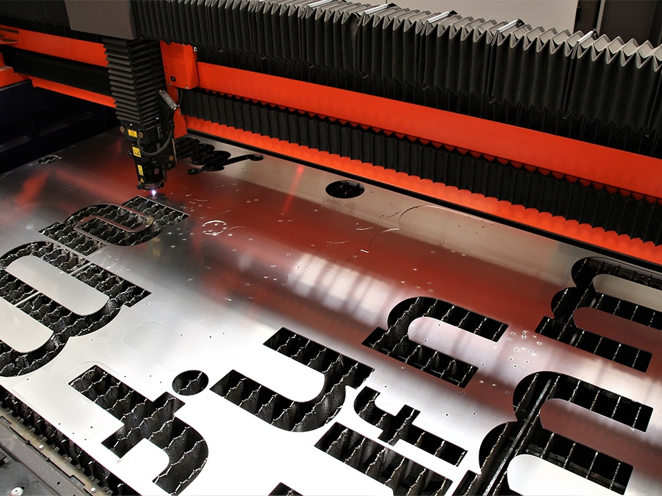 Specialist in industriële automatisering investeert in een ‘pre-owned’ en ‘refurbished’ lasersnijmachine 2