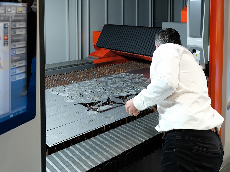 GROEN LICHT VOOR VAKBEURZEN! MACHINEERING schakelt een versnelling hoger en breidt uit 1