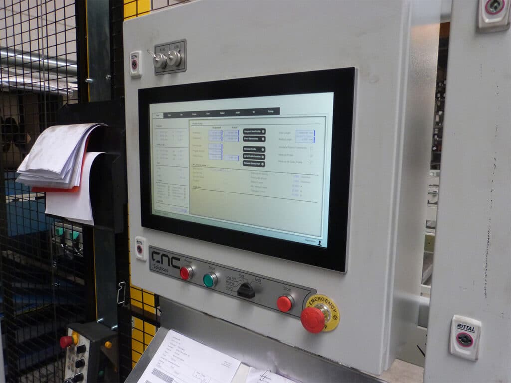 Upgrade snijmachine voor specialist in complexe architecturale staal-, aluminium- en glasconstructies 1