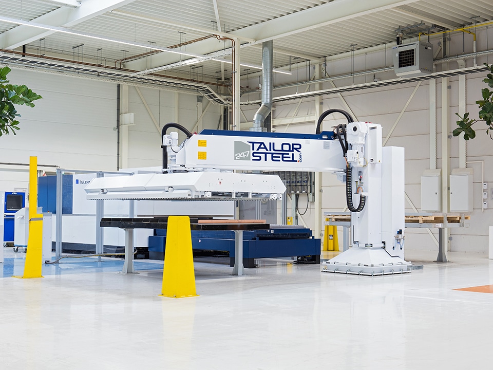247TailorSteel – ‘One-Stop-Shop’ voor lasersnijden, buislasersnijden en plooien