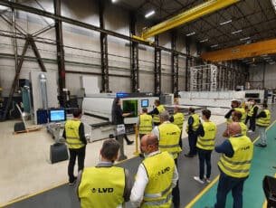 Industrie 4.0 binnen handbereik ­brengen voor metaalbewerkers 83
