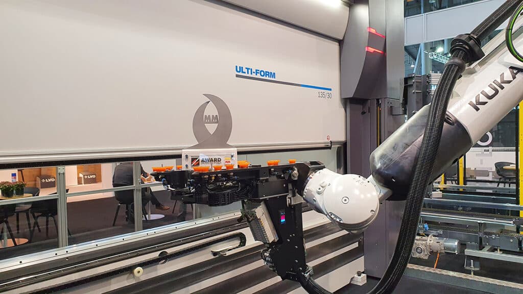 LVD ontvangt internationale innovatie award voor gerobotiseerde plooicel Ulti-Form 1