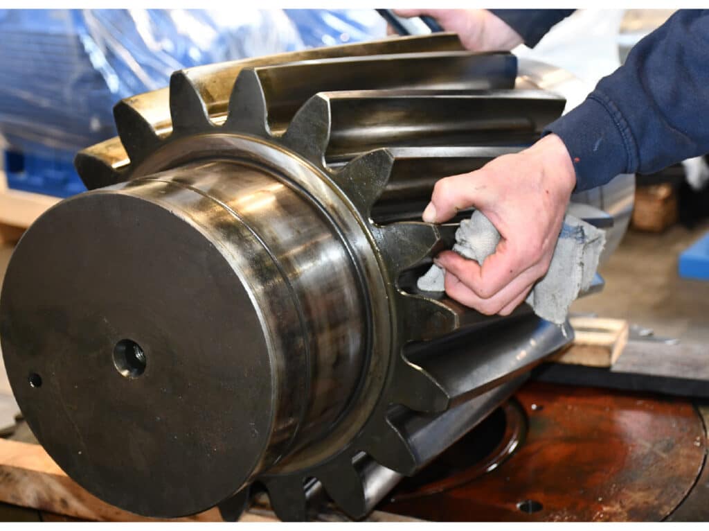 De metaalindustrie draaiende houden 2