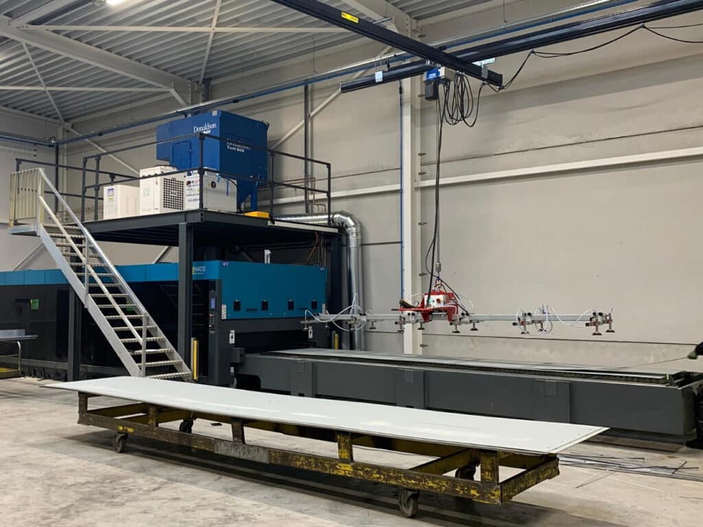 Bouwbedrijf Mathieu Gijbels investeert miljoen in uitbreiding eigen plooihal en machinepark 4