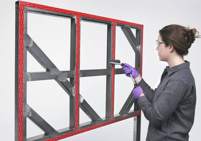 VHB tape maakt een praktisch onzichtbare en duurzame verbinding tussen verschillende materialen 4