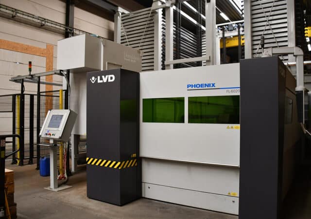 Grotere staalplaten snijden en plooien 4