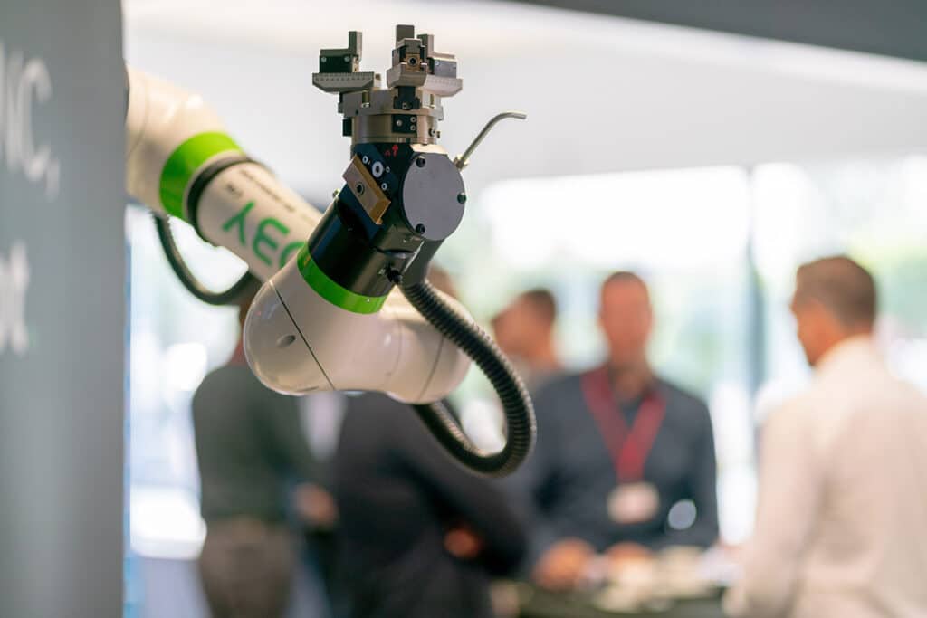 Meest toegankelijke oplossing om CNC-machines te laden en ontladen 1