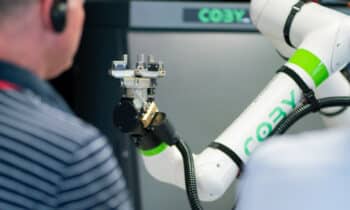 Meest toegankelijke oplossing om CNC-machines te laden en ontladen 10