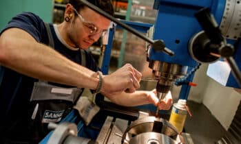Matrijzen en afgewerkte persfittingen overzichtelijk, ruimtebesparend en efficiënt opslaan 8