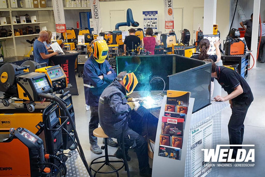 Lastechnieken, gereedschappen en metaalbewerkingsmachines onder één dak 2