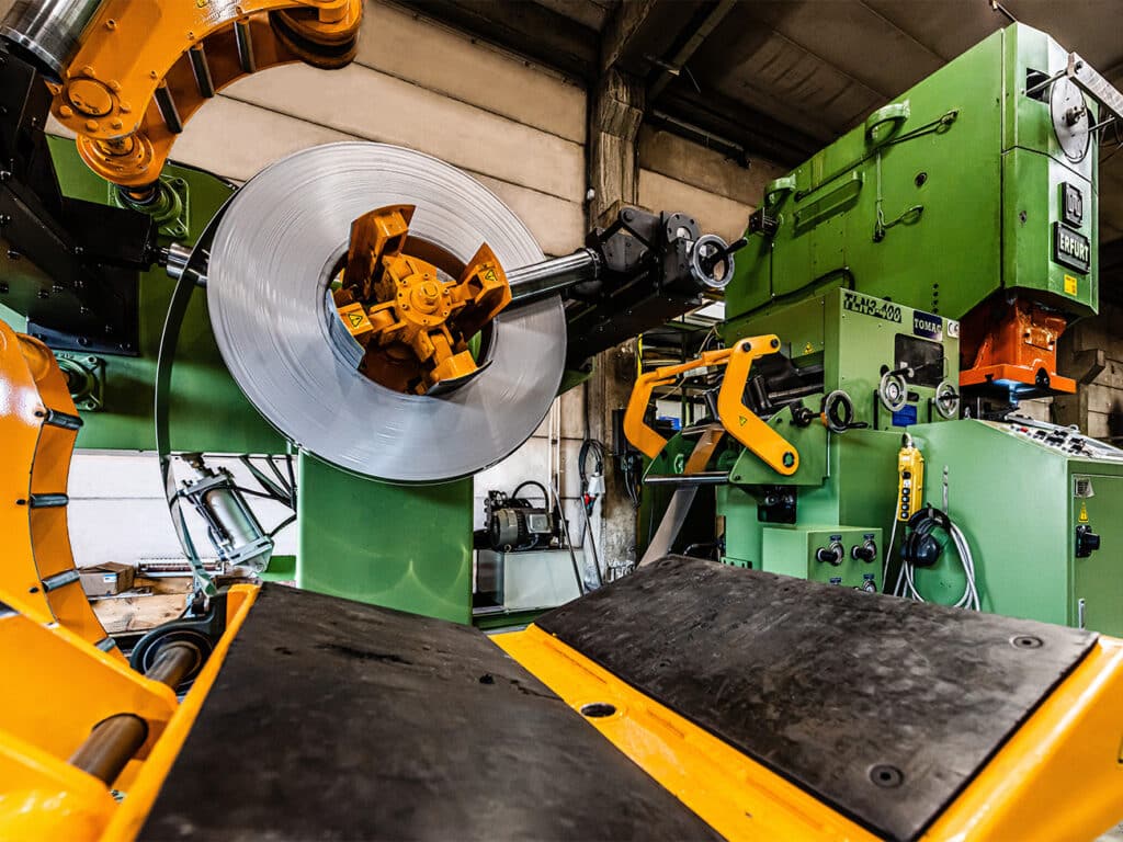 IJzersterk in perswerk en productie van sluitringen 3