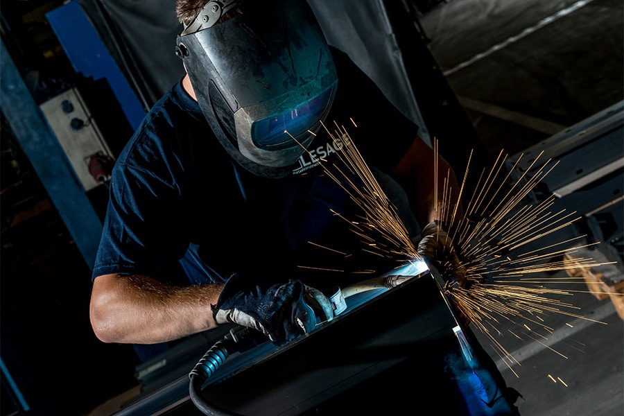 Mens en machine als troeven bij onestopshop voor het fijnere plaatwerk