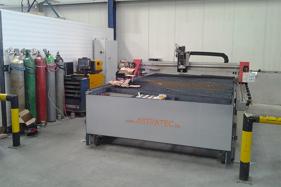 Gereviseerde snijtafel uitgerust met nieuwste plasmatechnologie 1