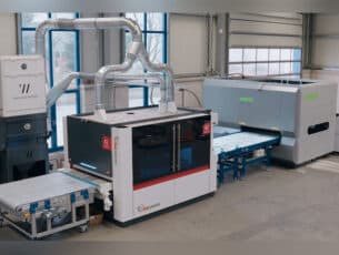 Een ontbraam- en richtmachine in één lijn bij Suer stahltechnik 186