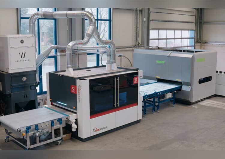 Een ontbraam- en richtmachine in één lijn bij Suer stahltechnik 1