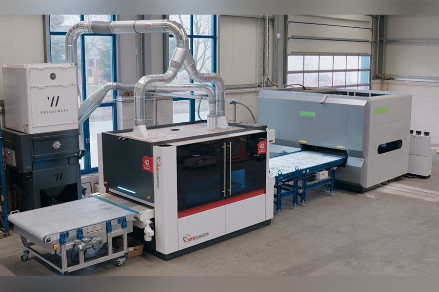 Een ontbraam- en richtmachine in één lijn bij Suer stahltechnik