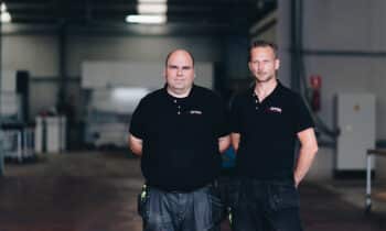 On Time Metalworks speelt kort op de bal 12