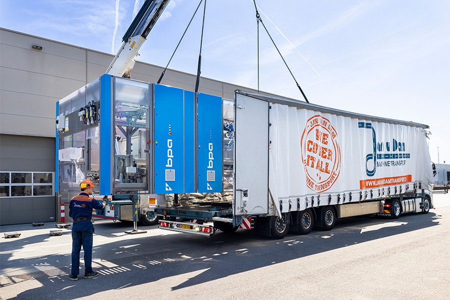 Full-service logistiek concept voor machines van fabrikant naar eindklant