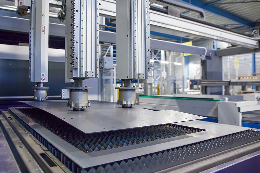 In de plaatverwerkende industrie zet De Cromvoirtse de toon met doorgedreven automatisering 11
