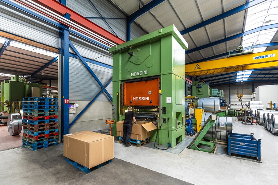 Via persen en buigen naar een afgewerkt eindproduct 9