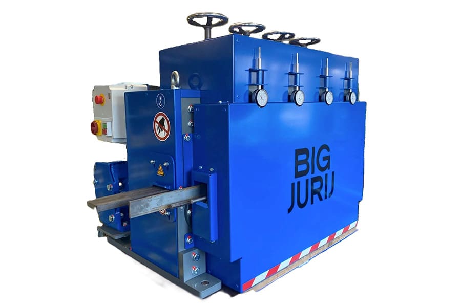 HEVAMI toont ontbraammachines, buizenschuurmachine en richtmachine voor staalstrippen op METAVAK 1