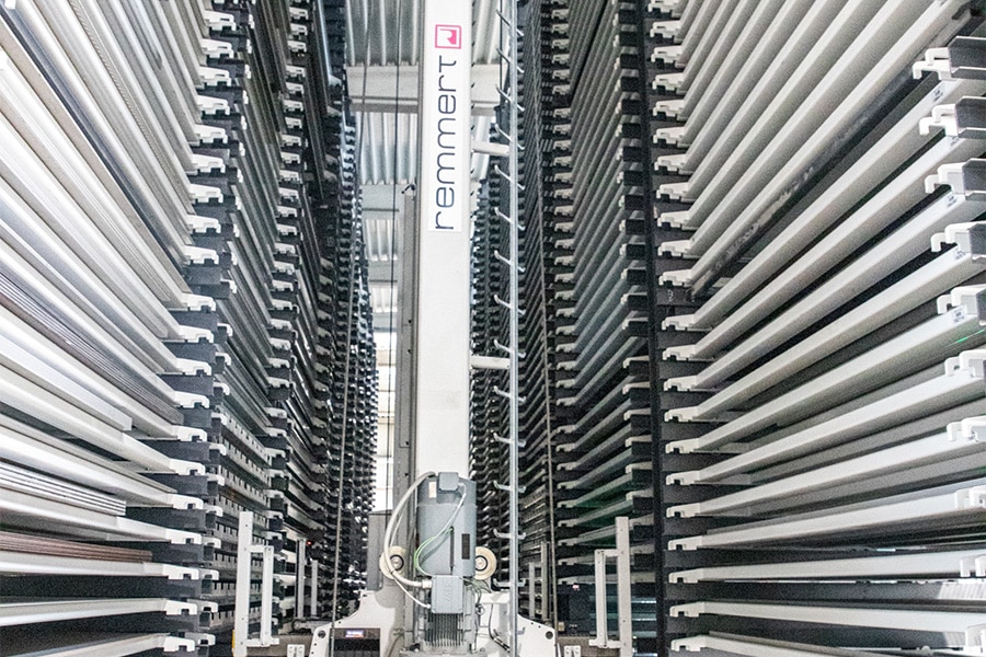 De kracht van stockeren in de hoogte, automatische belading en snelwisselstations 1