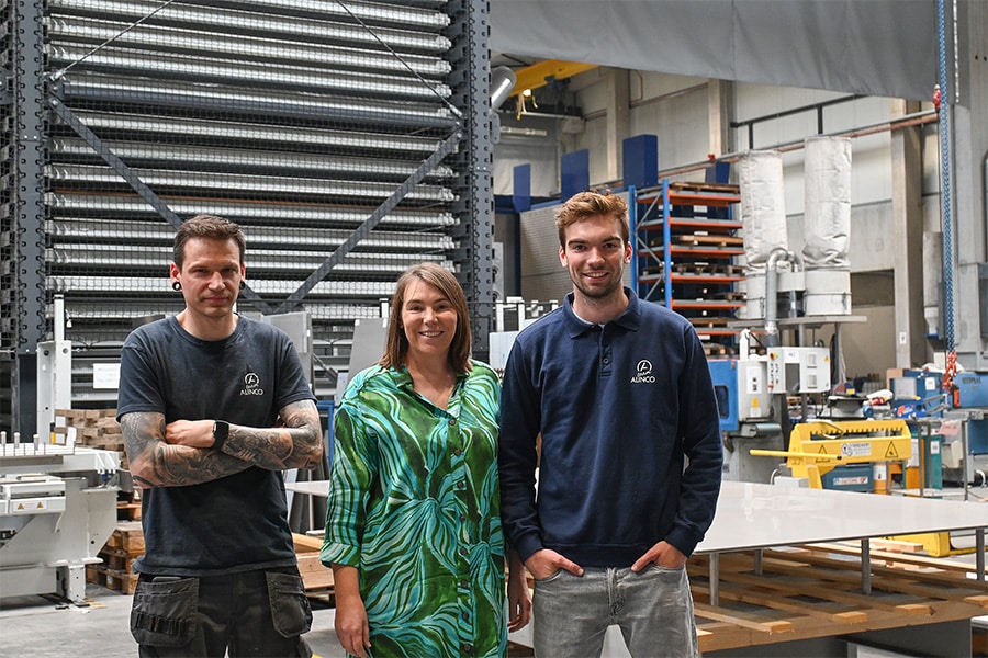 De kracht van stockeren in de hoogte, automatische belading en snelwisselstations 1