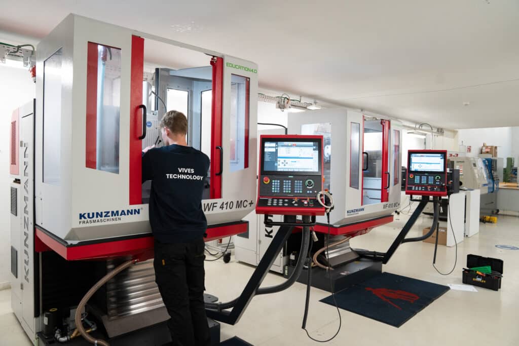 Drie hybride frees-boormachines laten studenten ervaring opdoen 1