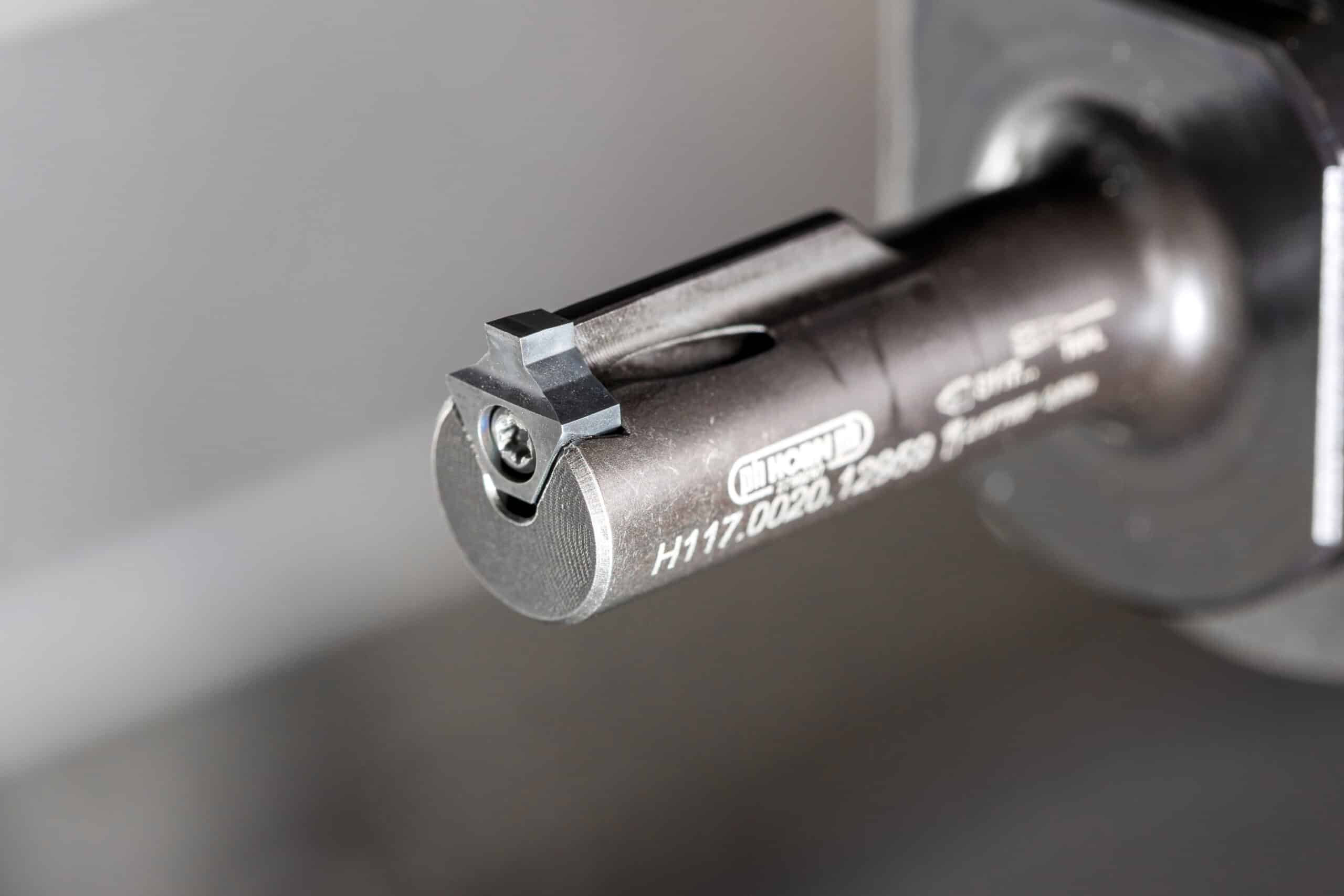 Groefsteken kan nu ook voor kleine diameters: geslaagde testen bij endoscooponderdeel 10