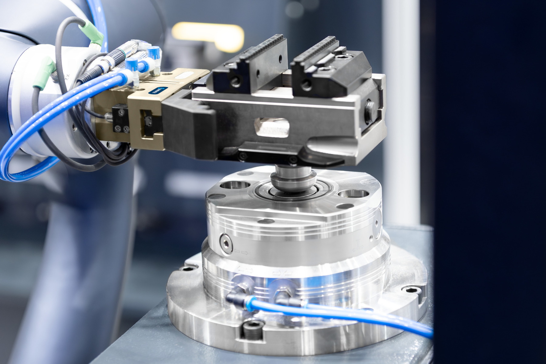 Vise Automation : snel en efficiënt werkstukbeladen, zelfs voor machines zonder media - doorvoer ! 6